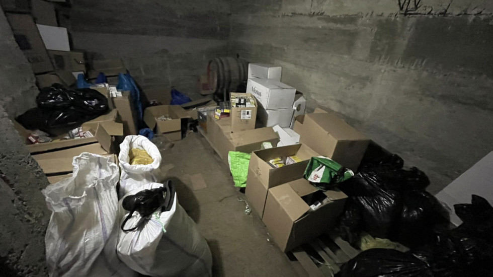 Nađeno oko 500 kilograma duvana i 7.450 paklica cigareta u Kraljevu: Žena oštetila budžet za 6,5 miliona dinara