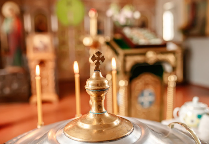 Dvojica Nišlija osumnjičeni za provale u crkve: Ukraden novac, sveće i verske knjige