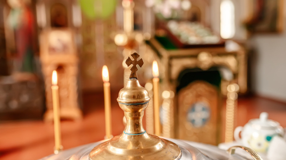 Dvojica Nišlija osumnjičena za provale u crkve: Ukraden novac, sveće i verske knjige