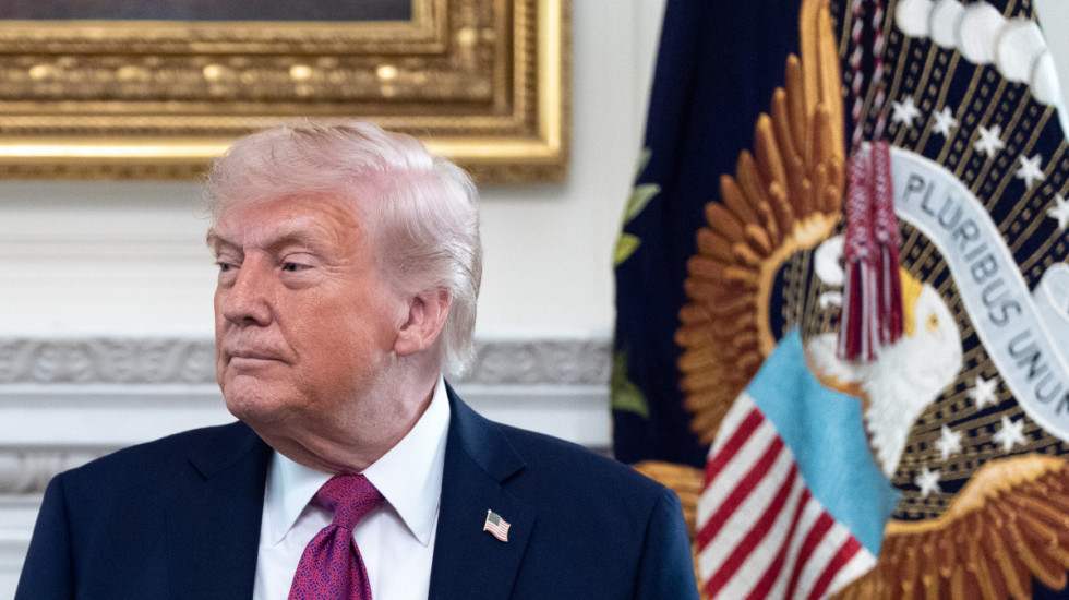 Tramp izdao naređenje: Bez oklevanja uništiti brodove koji postavljaju mine u Ormuzu