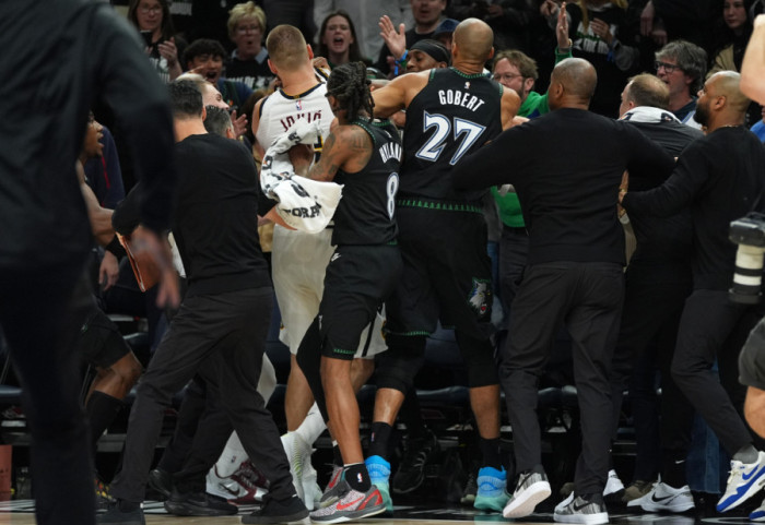 (VIDEO) Jokić isključen na kraju meča, Minesota povela 3:1 protiv Denvera