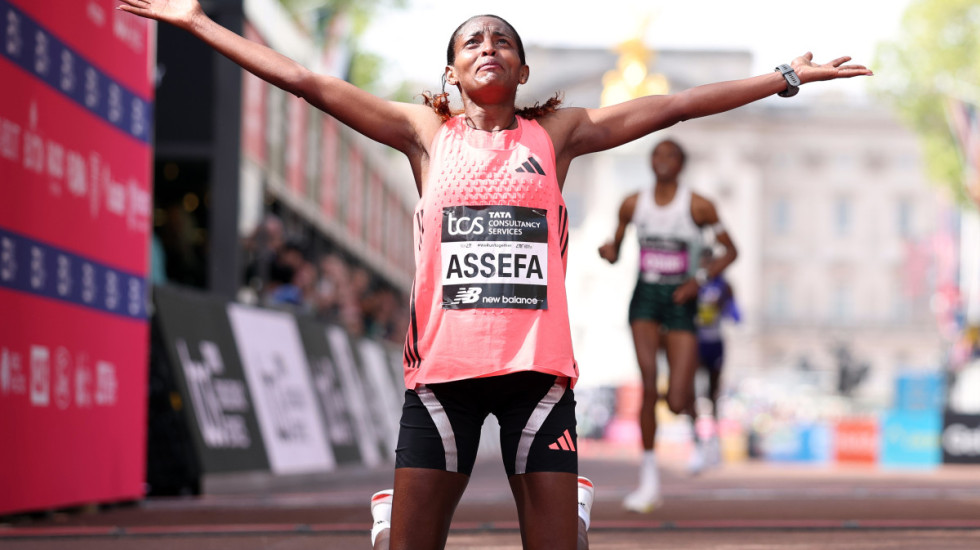 (FOTO) Istorijski maraton u Londonu: Oborena dva svetska rekorda