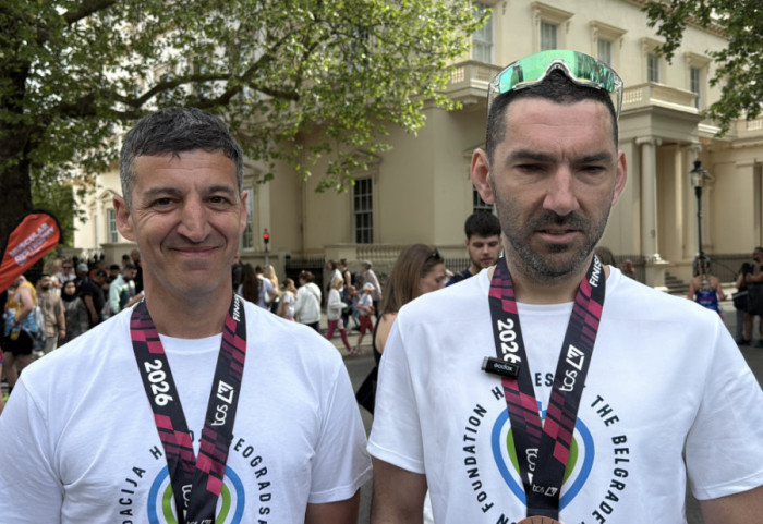 Milan Petrović, slepi trkač iz Srbije, završio maraton u Londonu