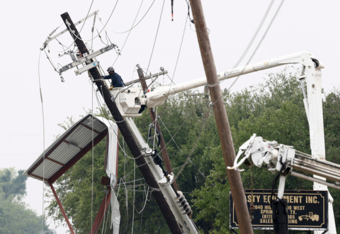 (FOTO) Tornado u Teksasu odneo najmanje tri života, više porodica raseljeno