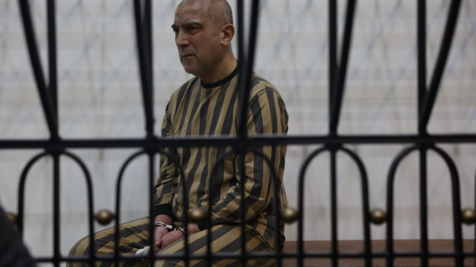 (FOTO) Prvo suđenje Asadovim ljudima: Bivši general Atef Nadžib pred sudom zbog zločina u Dari