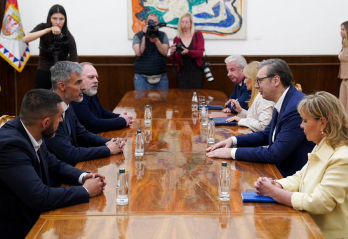 Počele konslutacije Vučića sa predstavnicima Srpskog pokreta obnove