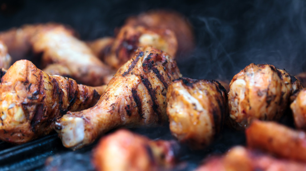 Spremite se za prvomajski roštilj: Kako da vam piletina bude sočnija i ukusnija?