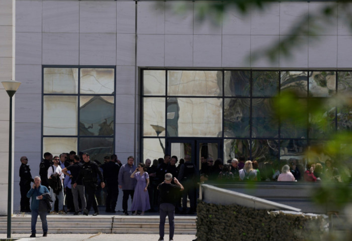 Štrajk i obustava rada u Grčkoj nakon oružanih napada na zaposlene u Atini