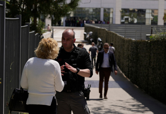 (FOTO) Pucnjava u Atini: Muškarac (89) ranio najmanje pet osoba na dve lokacije, uhapšen posle višesatne potrage