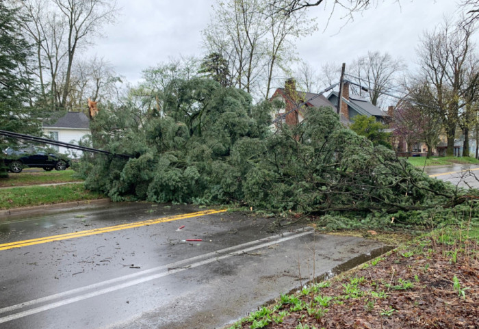 Oluja zahvatila SAD: Pod upozorenjem 26 miliona ljudi, jedna osoba stradala
