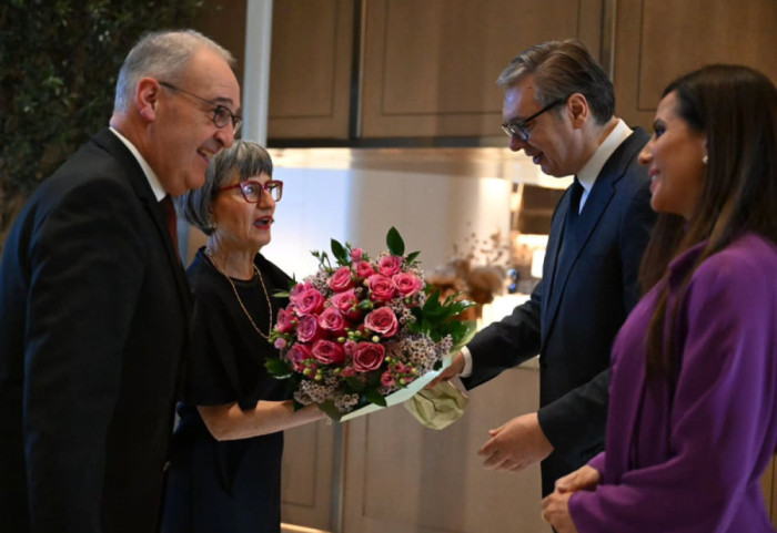 Vučić sa suprugom Tamarom ugostio na večeri predsednika Švajcarske i njegovu ženu