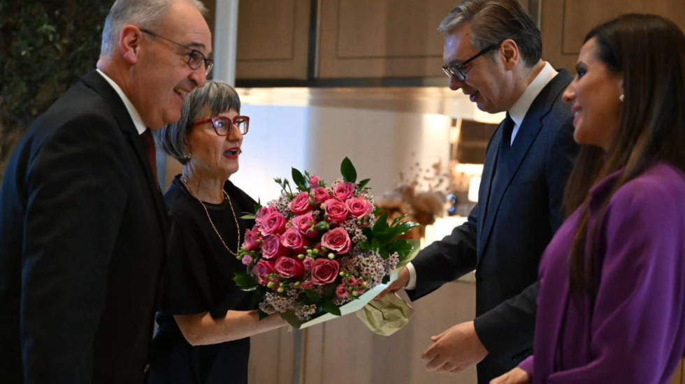 Vučić sa suprugom Tamarom ugostio na večeri predsednika Švajcarske i njegovu ženu