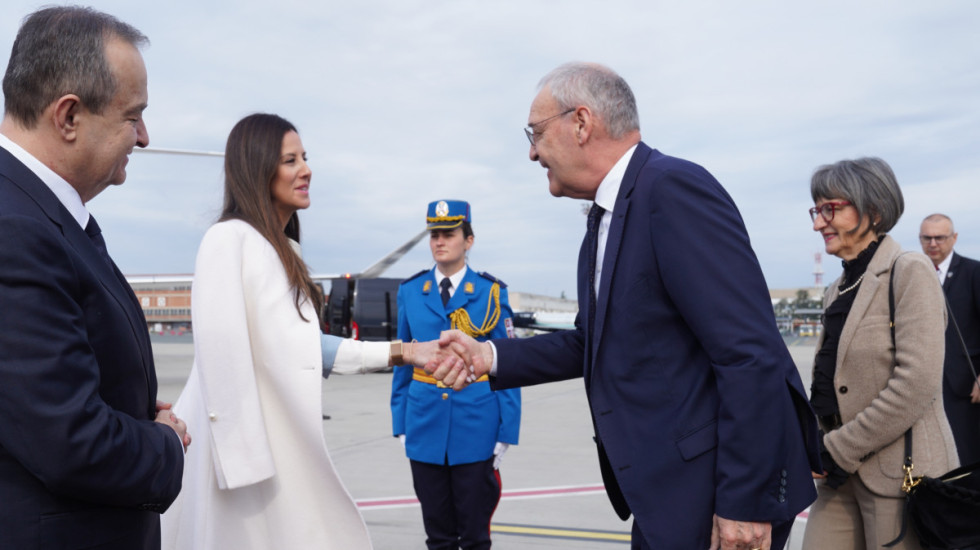 (FOTO) Dačić i Vučićeva supruga ispratili predsednika Švajcarske na aerodromu u Beogradu