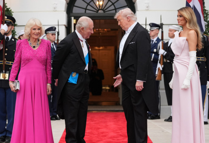 (FOTO) Haljine koje su nosile Melanija Tramp i kraljica Kamila i zašto britanska vladarka nije imala tijaru