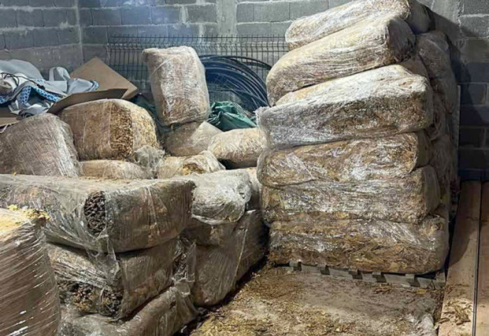 Novosadska policija zaplenila 1,5 tona duvana na Fruškoj gori, uhapšen muškarac (60)