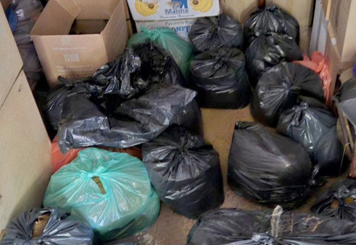 Policija otkrila 293 kilograma ilegalnog duvana u stanu žene (65) u Nišu, podneta krivična prijava