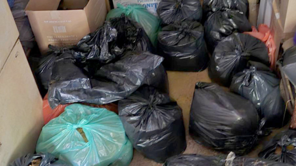 Policija otkrila 293 kilograma ilegalnog duvana u stanu žene (65) u Nišu, podneta krivična prijava