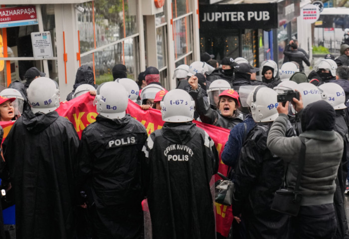 (FOTO) Više stotina uhapšenih na protestima povodom 1. maja u Turskoj