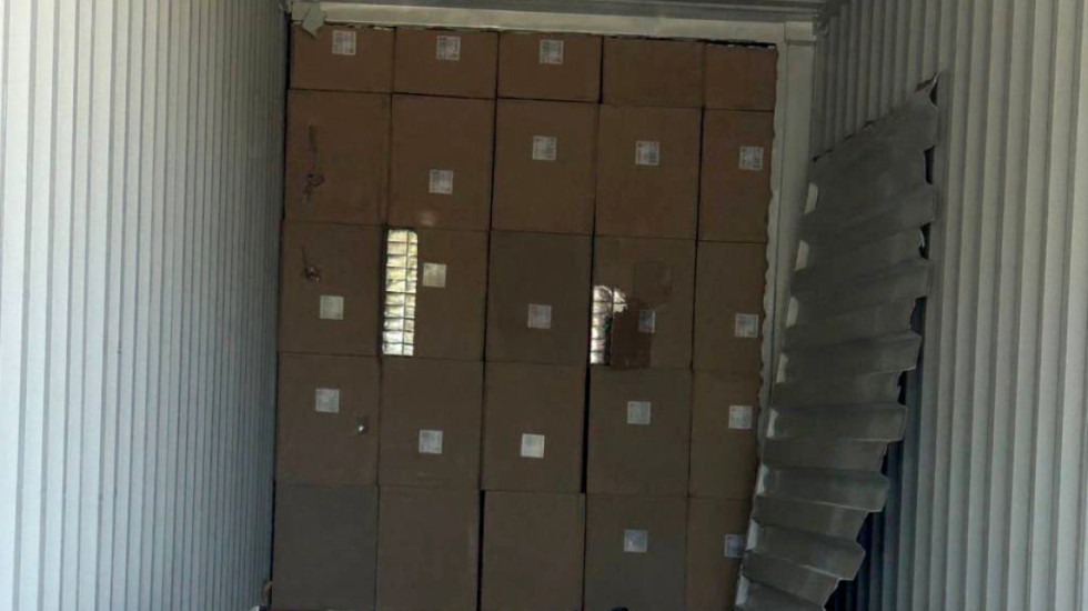 Pronađeno 45.000 paklica cigareta u kamionu: Uhapšen muškarac (47) zbog krijumčarenja na graničnom prelazu Šid-Ljuba