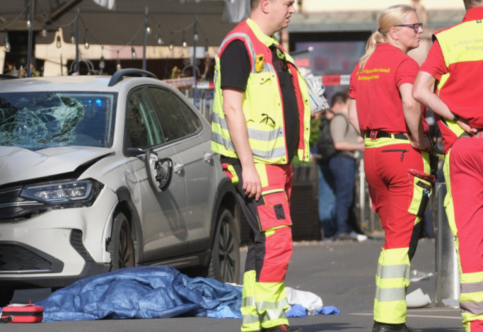 Muškarac (33) koji je automobilom uleteo u masu ljudi u Lajpcigu upućen u psihijatrijsku ustanovu