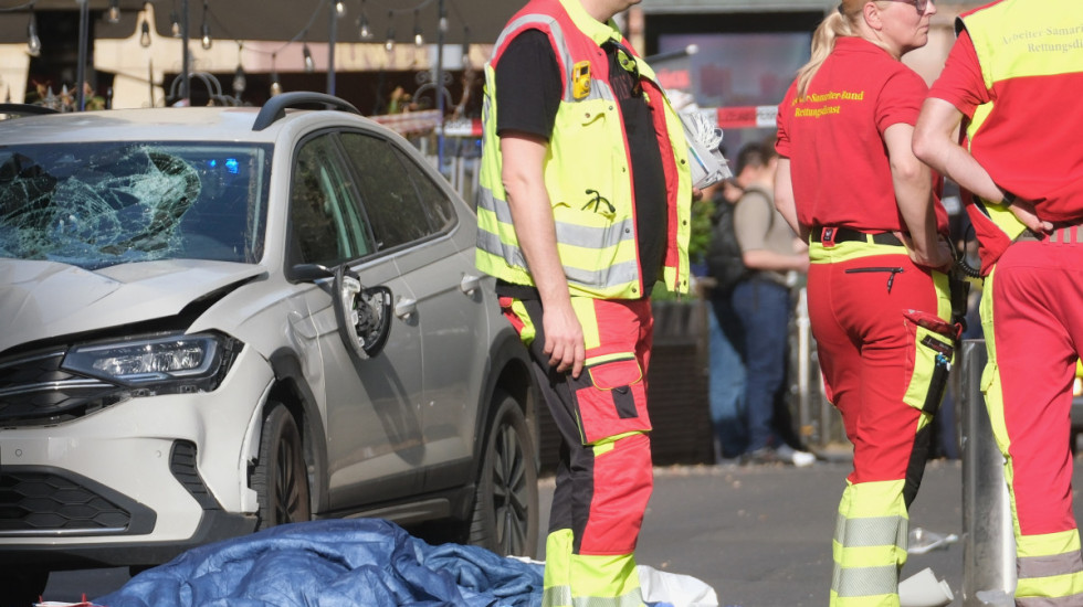 Muškarac (33) koji je automobilom uleteo u masu ljudi u Lajpcigu upućen u psihijatrijsku ustanovu