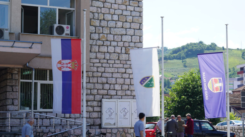 Zastave na pola koplja u Novom Pazaru, proglašen Dan žalosti zbog četvoro poginulih u nesreći