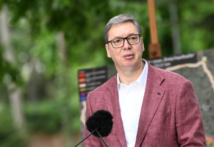 Vučić u Sremskom okrugu: U Šid stiže devet miliona evra za škole, puteve i infrastrukturu
