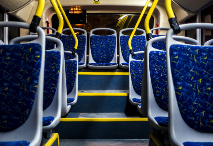 Dvogodišnja devojčica sama ušla u autobus u Turskoj, sela na zadnje sedište: Vozač je vratio porodici