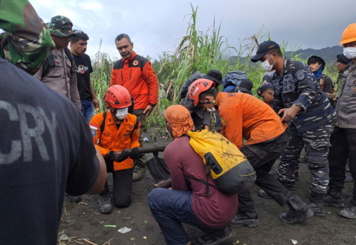 Troje planinara poginulo nakon erupcije vulkana u Indoneziji: Snimali sadržaj za mreže