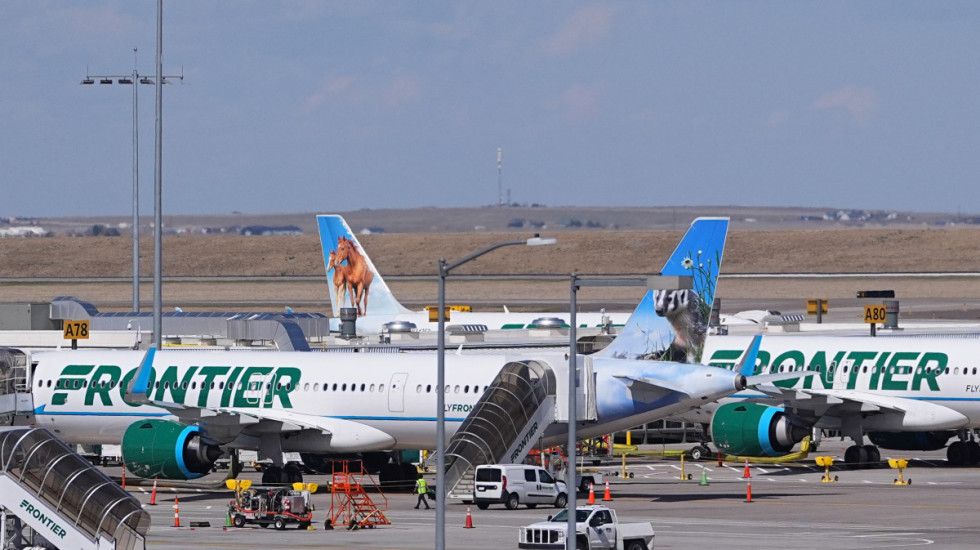 Avion udario i usmrtio jednu osobu na pisti u Denveru