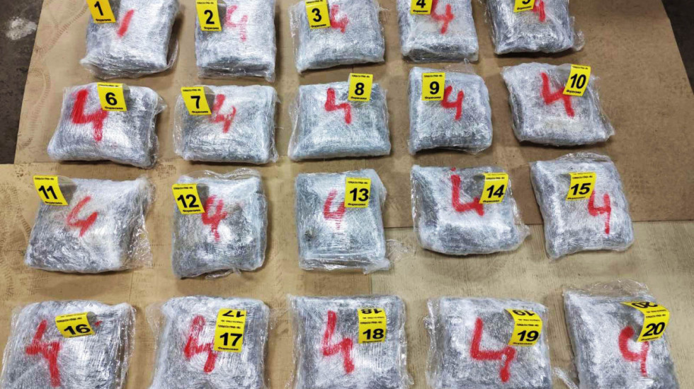 Niška policija uhapsila Prizrenca (45), u automobilu našla više od 20 kilograma marihuane