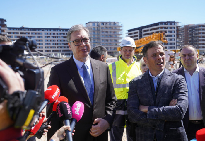 (FOTO) Vučić obilazi radove na gradilištu EXPO 2027 u Surčinu