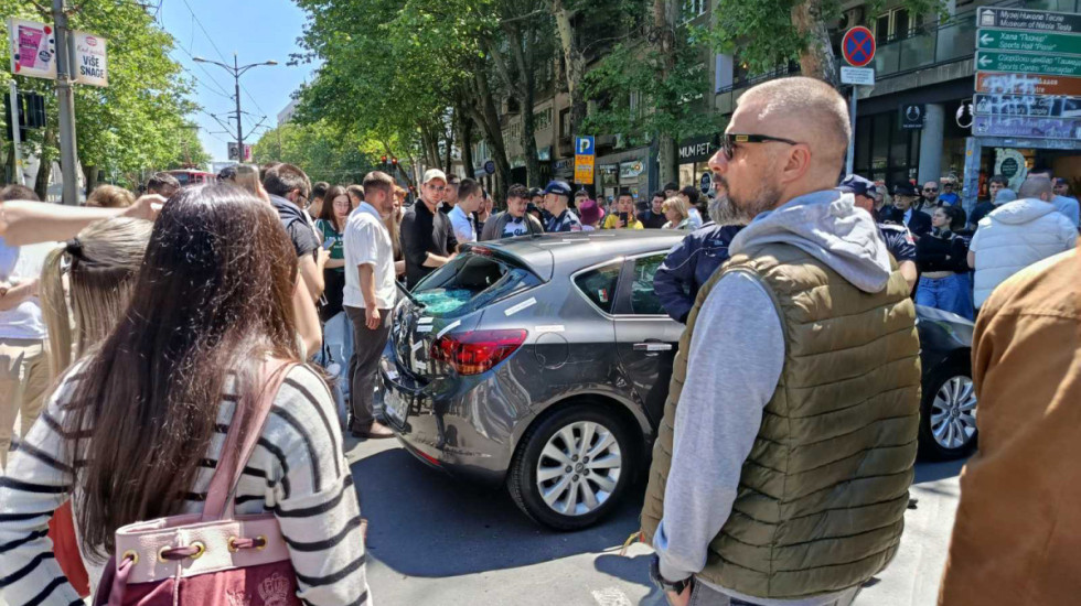 KCS: Pacijent (90) povređen u incidentu ispred Pravnog fakulteta svestan i u stabilnom stanju