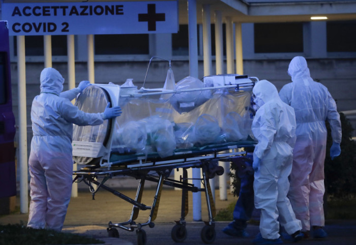 SZO objavio novu procenu broja smrtnih slučajeva povezanih sa koronavirusom od 2020. do 2023.