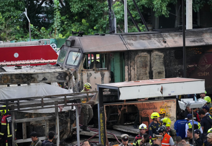 Mašinovođa pozitivan na narkotike nakon sudara voza i autobusa u Bangkoku