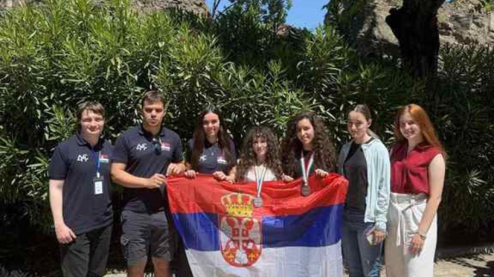 Dve medalje za Srbiju: Srednjoškolke zablistale na olimpijadi iz informatike