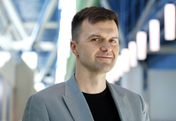 Istoričar Vladan Vukliš gost Sinteze u 21 sat