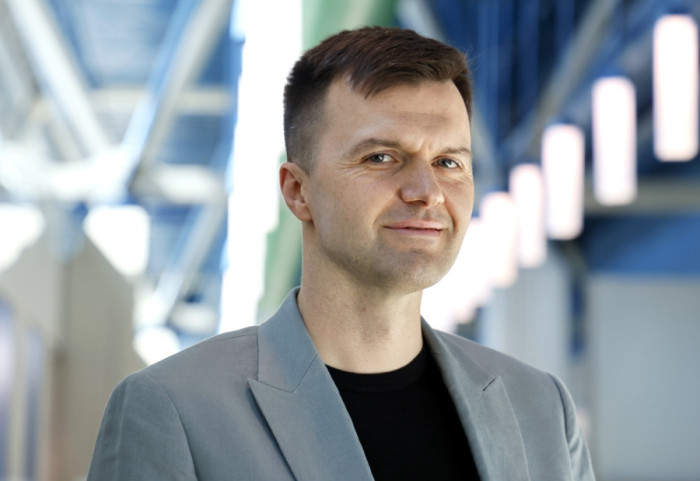 Istoričar Vladan Vukliš gost Sinteze u 21 sat
