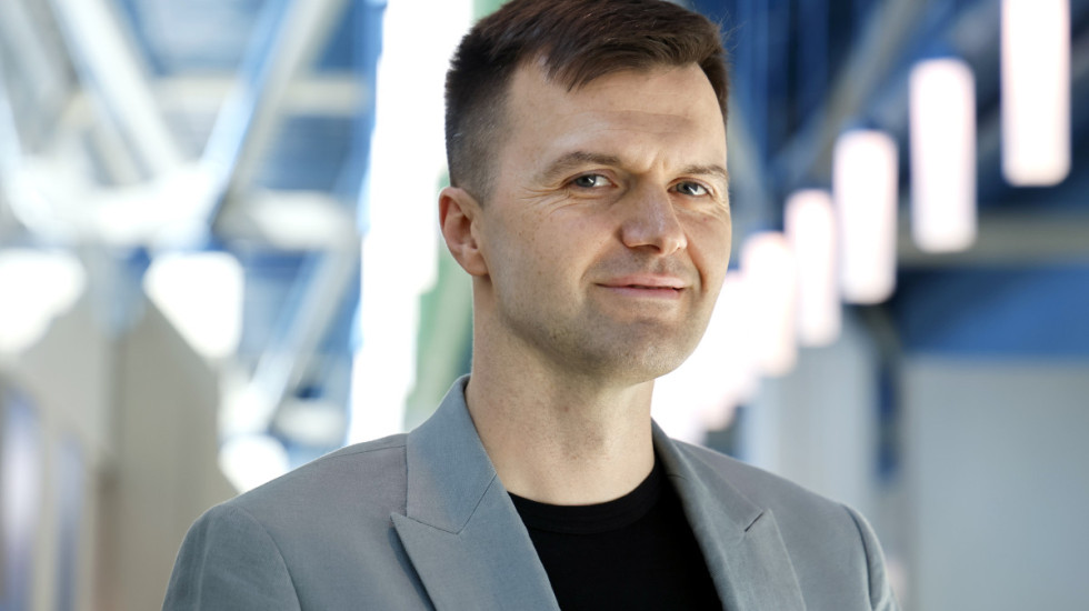 Istoričar Vladan Vukliš gost Sinteze u 21 sat