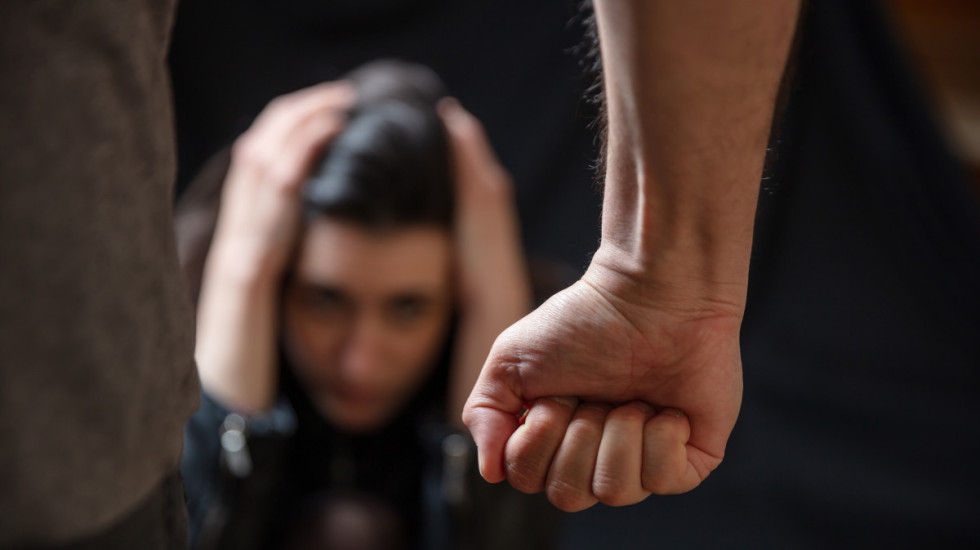 Svaka žrtva je opomena: Broj žena ubijenih u porodičnom nasilju u Srbiji u padu
