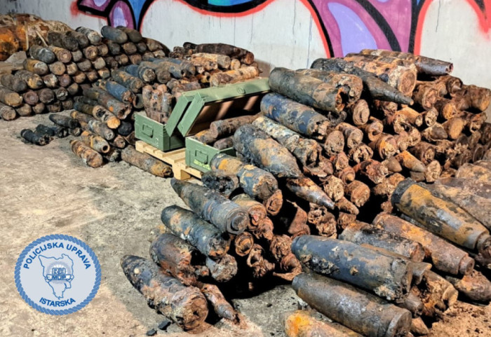 Izvađeno više od 1.100 eksplozivnih sredstava iz mora kod pulskog lukobrana za deset dana