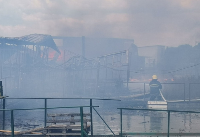Izgorela četiri splava na Adi Ciganliji, nema povređenih