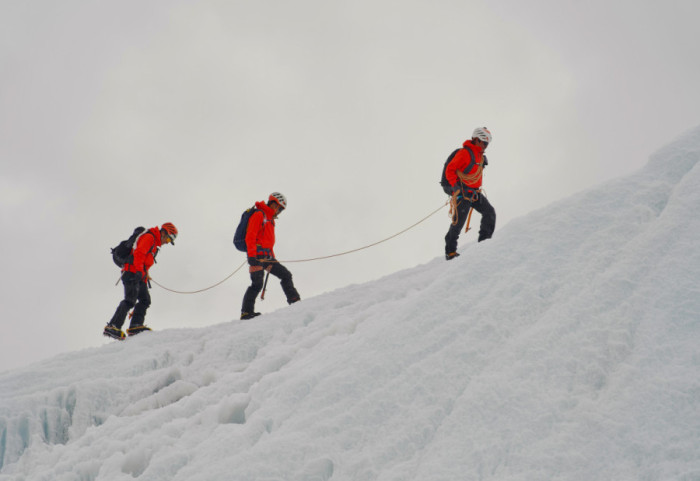 Gužva na "krovu sveta": Rekordnih 274 planinara osvajalo Mont Everest u jednom danu