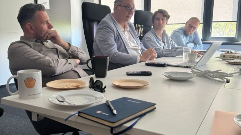 (FOTO) Medijski tim iz regiona priprema lansiranje televizije Newsmax Polska