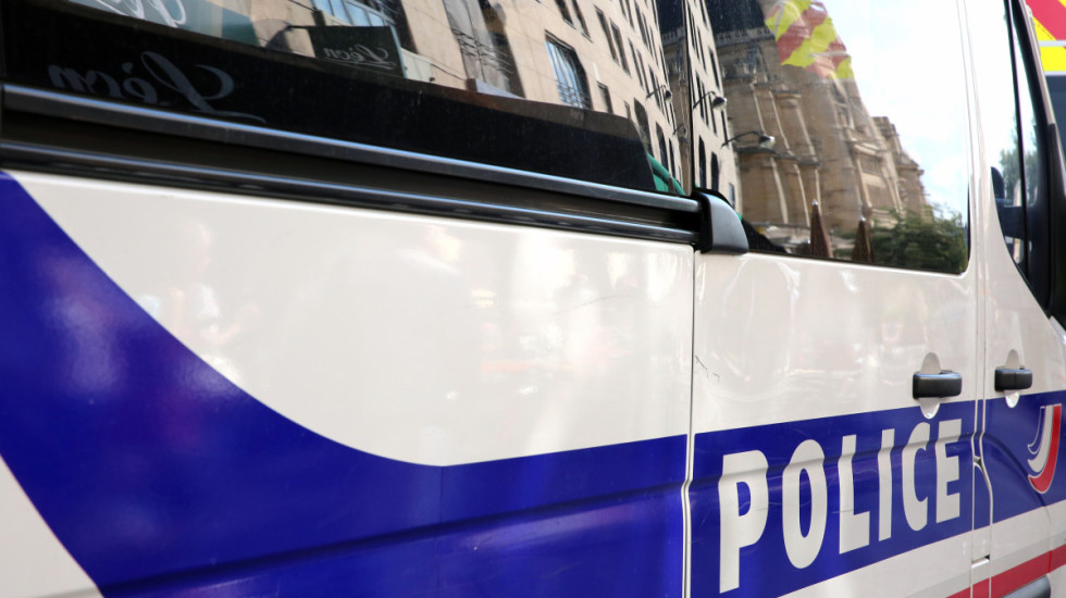 Talačka kriza u Kanu: Muškarac naoružan nožem drži trogodišnju ćerku u stanu, prethodno napao dve osobe
