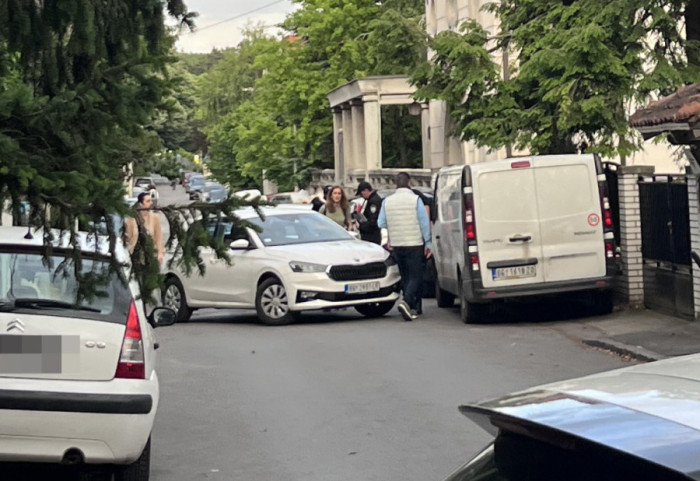 (FOTO/VIDEO) Nastavak istrage u slučaju ubistva Nešovića: Otpečaćen restoran na Senjaku, prisutne jake policijske snage