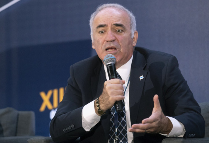 Slavni šahista Kasparov na poternici: Moskva ga tereti za opravdavanje terorizma