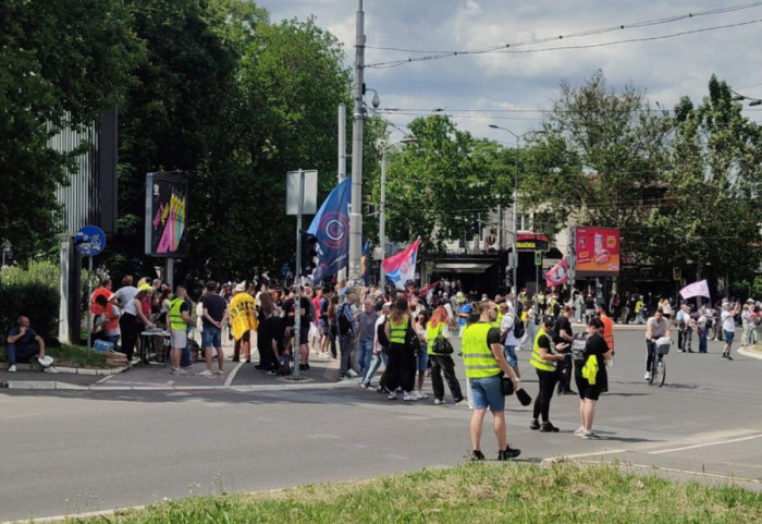 (FOTO/VIDEO) Skup na Slaviji u organizaciji studenata: Koje ulice u Beogradu će biti blokirane zbog kretanja učesnika