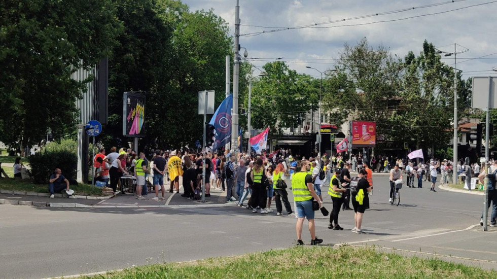(FOTO/VIDEO) Skup na Slaviji u organizaciji studenata: Koje ulice u Beogradu će biti blokirane zbog kretanja učesnika