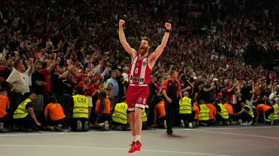 (FOTO) Olimpijakos šampion Evrope: "Crveno-beli" iz Pireja odneli titulu najboljeg u Evroligi ove sezone